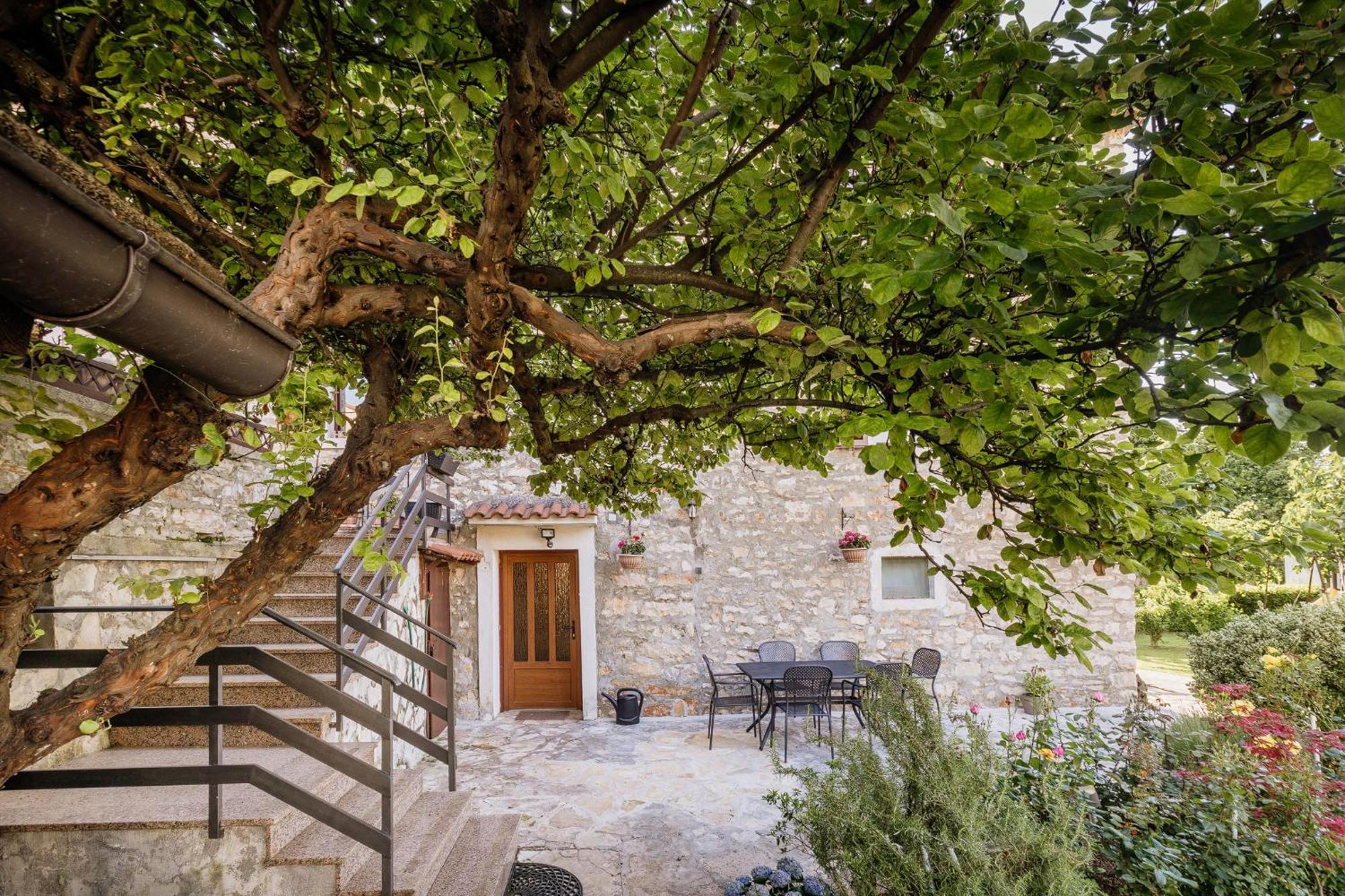 Apartments Mirna Stress Free Babici Exterior foto